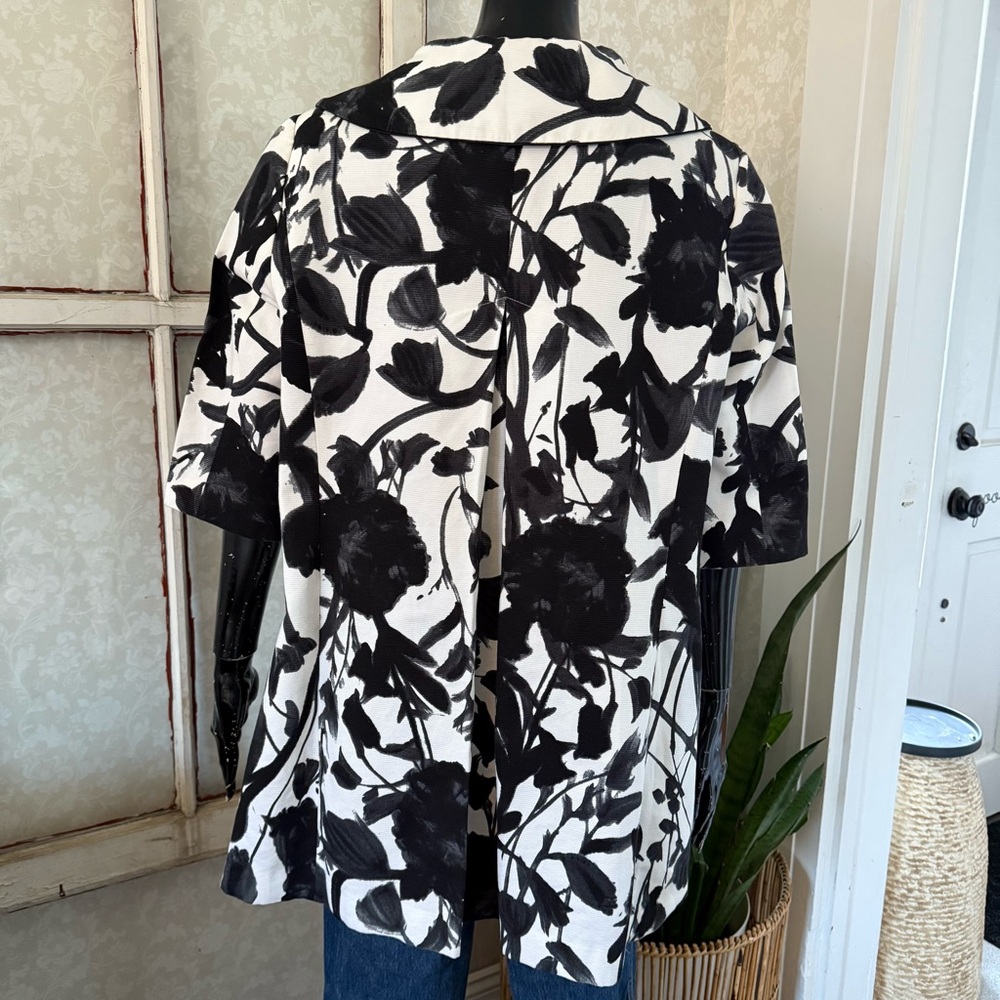 Nine West Black & White Lined Floral Cotton Swing Coat w Clasp Closure Sz Large - Picture 6 of 10